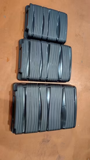 最新の価格の商品金型プラスチック射出成形金型荷物用の高品質プラスチックシェル金型を入手